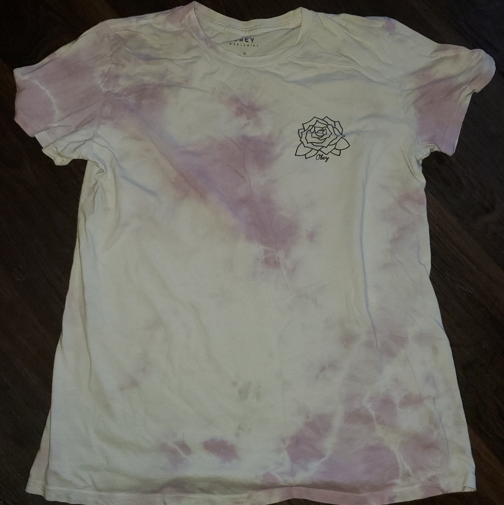 Obey tee